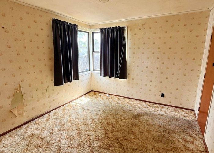  at 32 Kawiti Avenue, Point England, Auckland