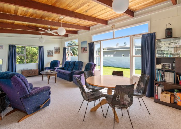  at 36 Rua Avenue, Waitarere Beach, Levin