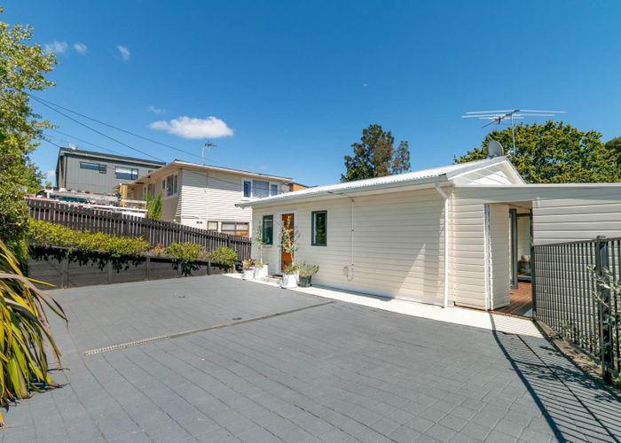  at 22 Pine Street, New Lynn, Waitakere City, Auckland