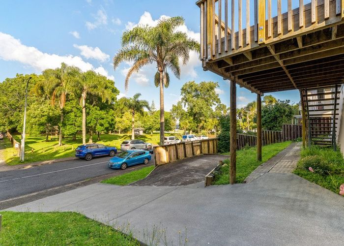  at 24 Normanton Street, Glenfield, North Shore City, Auckland