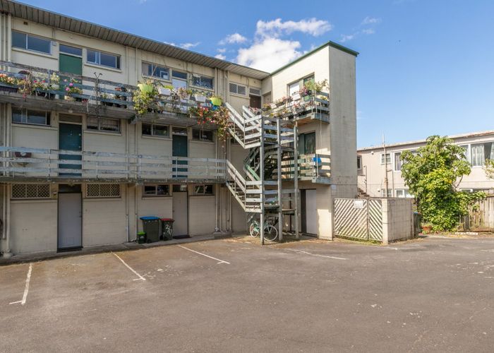  at 1/17 Esplanade Road, Mount Eden, Auckland