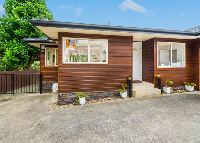  at 2/52 College Road, Northcote, Auckland