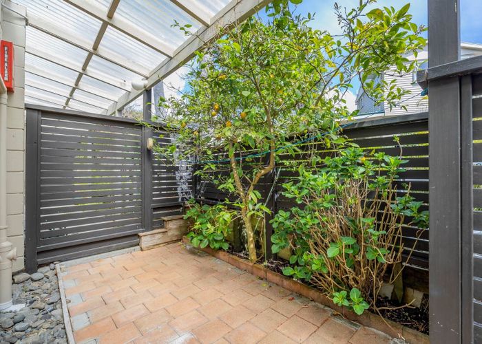  at 12/37 Waipa Street, Birkenhead, North Shore City, Auckland