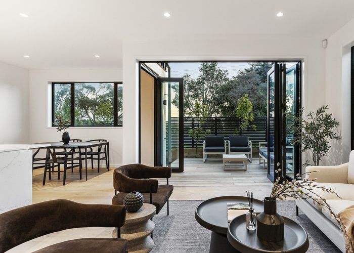  at 31a Lake Pupuke Drive, Takapuna, North Shore City, Auckland