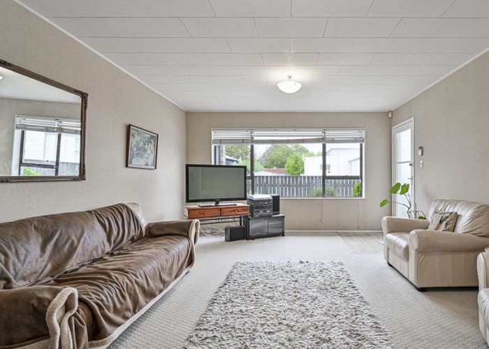  at 2/704 Charles Street, Raureka, Hastings