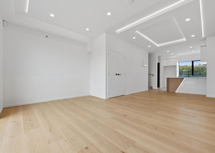  at Unit 8/83 Otuwairoa Esplanade, Papakura, Papakura, Auckland