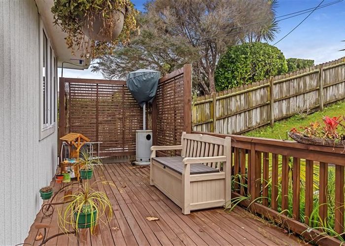  at 1/23 Merton Avenue, Glenfield, North Shore City, Auckland
