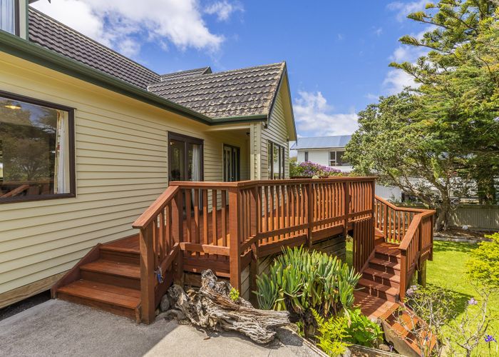  at 17 Ngapotiki Street, Paraparaumu Beach, Kapiti Coast, Wellington