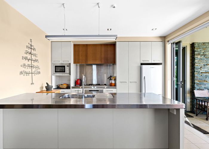  at 5 Little Compton Mews, Snells Beach, Snells Beach
