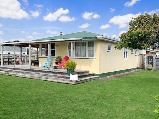  at 29  Linklater Avenue, Foxton Beach, Horowhenua, Manawatu / Whanganui