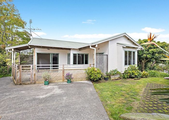  at 17B  Helvetia Drive, Browns Bay, North Shore City, Auckland