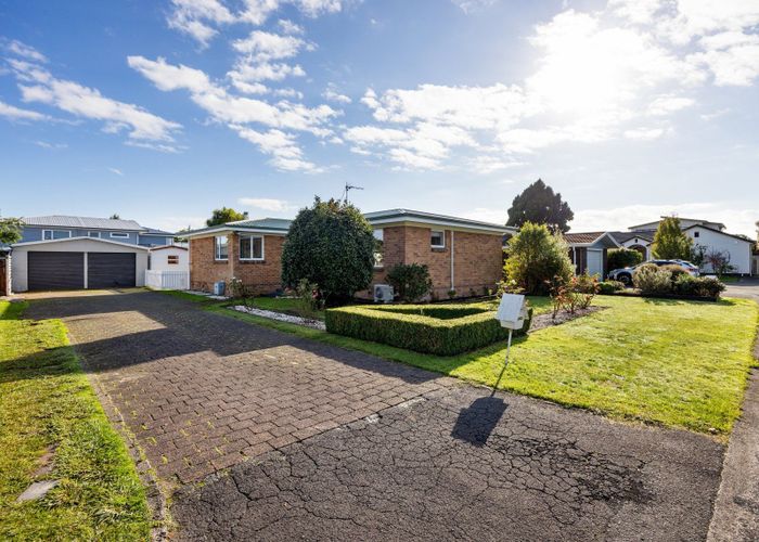  at 32 Sandwich Road, Saint Andrews, Hamilton, Waikato
