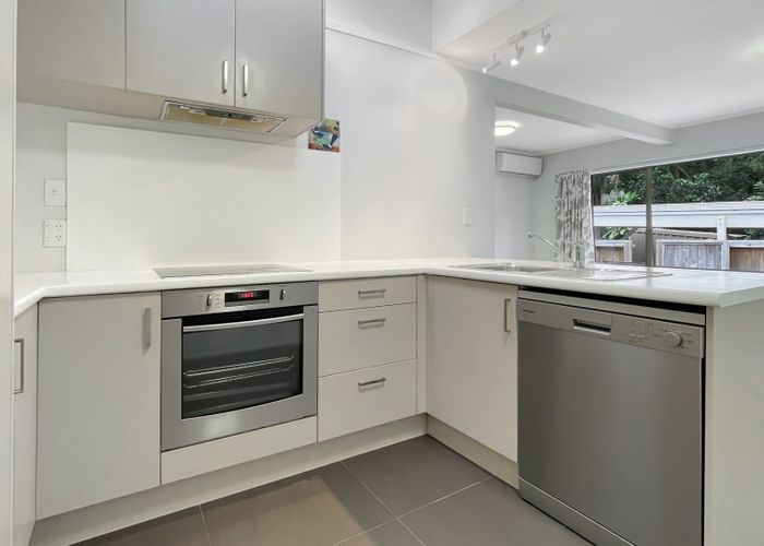  at 3/8 Park Hill Road, Birkenhead, North Shore City, Auckland