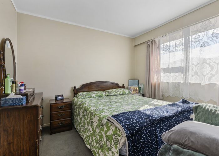  at 2/10 Margaret Road, Papatoetoe, Auckland