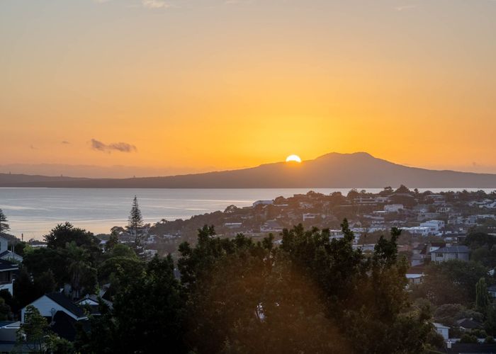  at 1/5 Gull Lane, Mairangi Bay, North Shore City, Auckland