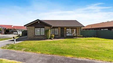  at 1/5 Waylen Place, Burswood, Auckland