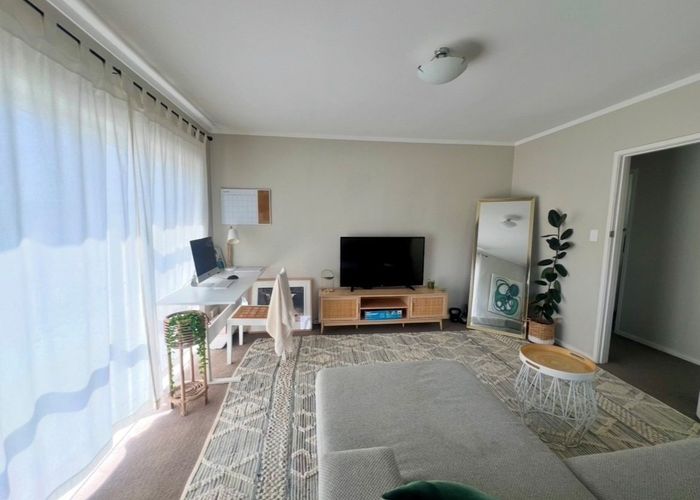  at 21C Nutsey Avenue, Northcote, North Shore City, Auckland