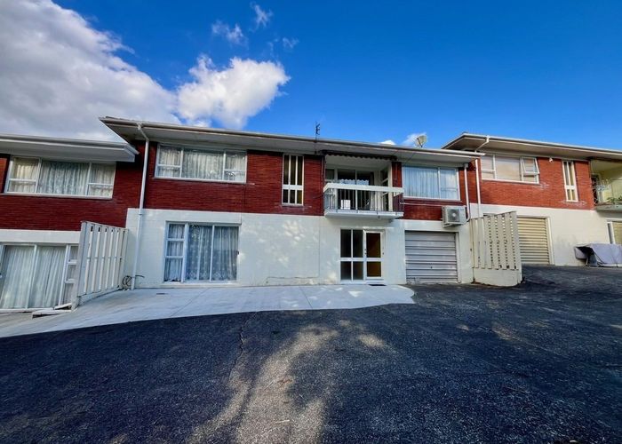  at 2/105 Landscape road, Mount Eden, Auckland City, Auckland