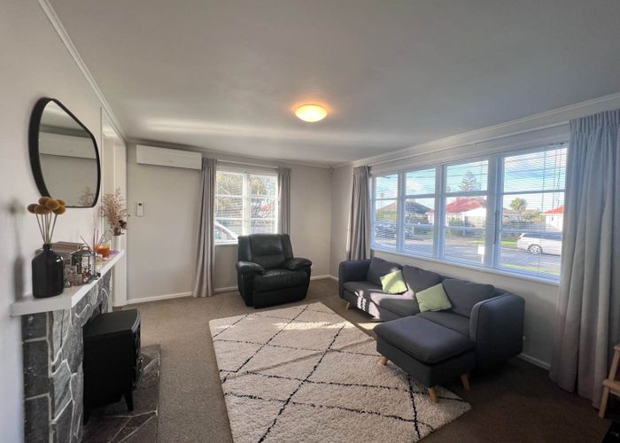  at 3 Benghazi Road, Panmure, Auckland