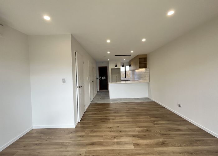  at 4/31 Reid Road, New Lynn, Auckland