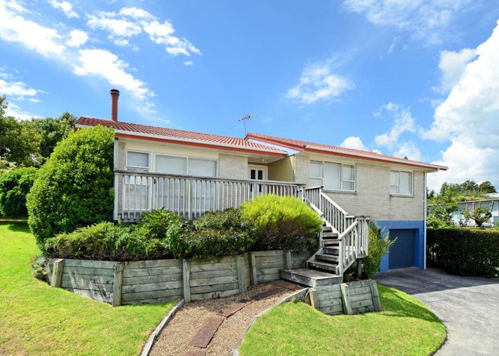  at 6 Gwenand Place, Botany Downs, Manukau City, Auckland