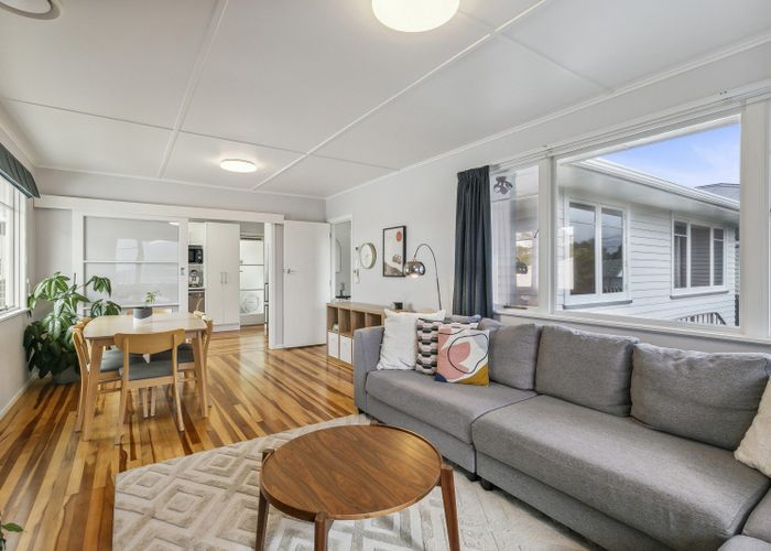 at 15 Link Road, Newlands, Wellington