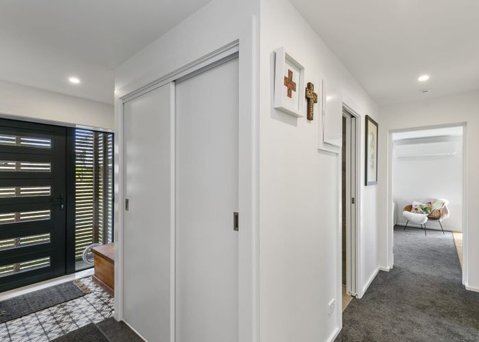  at 98 Kaikoura Street, Maupuia, Wellington
