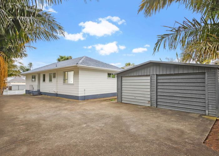  at 80 Beach Road, Te Atatu Peninsula, Auckland