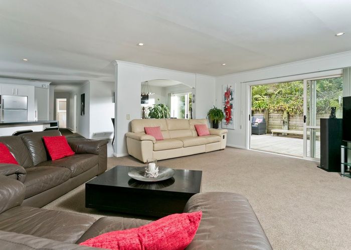  at 9 Falstone Lane, Browns Bay, North Shore City, Auckland