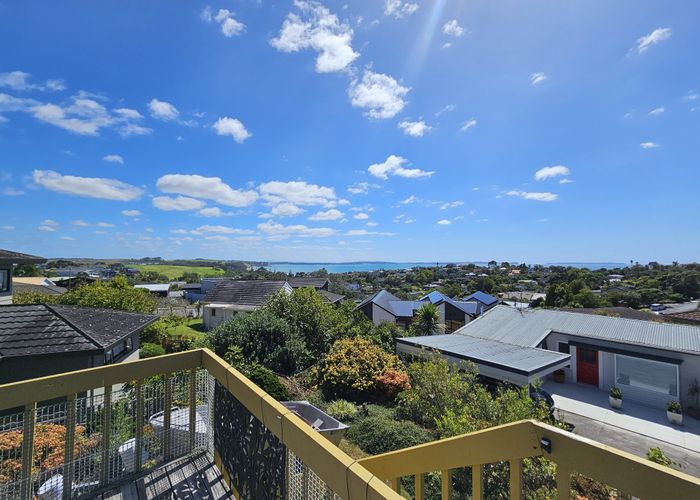  at 1/979 Beach Rd, Torbay, North Shore City, Auckland