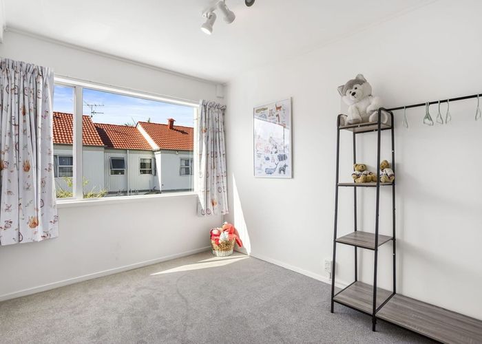  at 5/25 Inverness Road, Browns Bay, North Shore City, Auckland