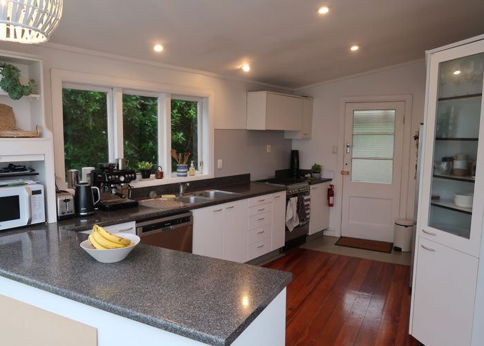  at 18 Charlotte Avenue, Brooklyn, Wellington