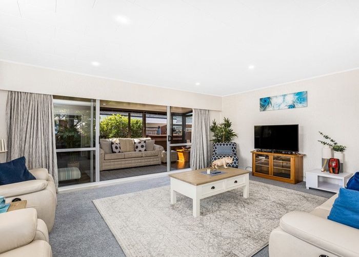  at 8 Tacoma Drive, Totara Park, Upper Hutt, Wellington