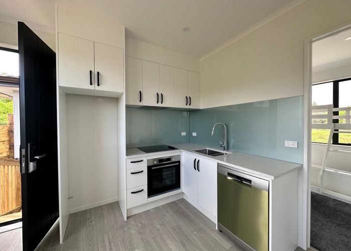  at 8A Gracechurch Drive, Flat Bush, Auckland