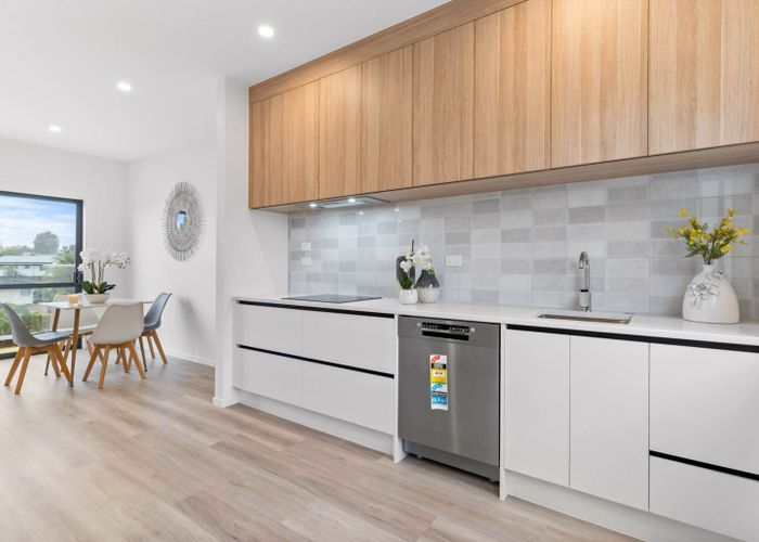  at 2/26 Price Crescent, Mount Wellington, Auckland City, Auckland