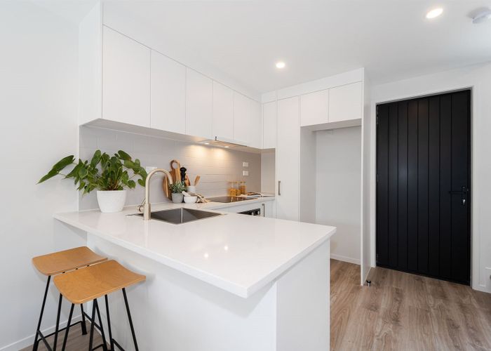  at 7/8 Chivalry Road, Glenfield, Auckland
