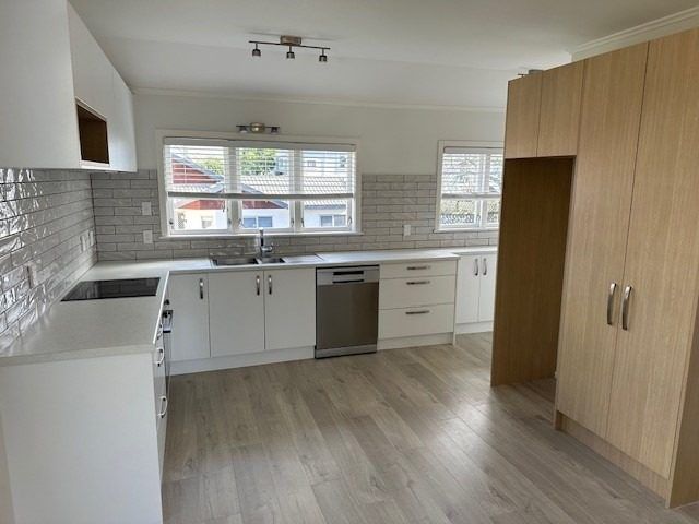  at 2 East Coast Road, Milford, North Shore City, Auckland