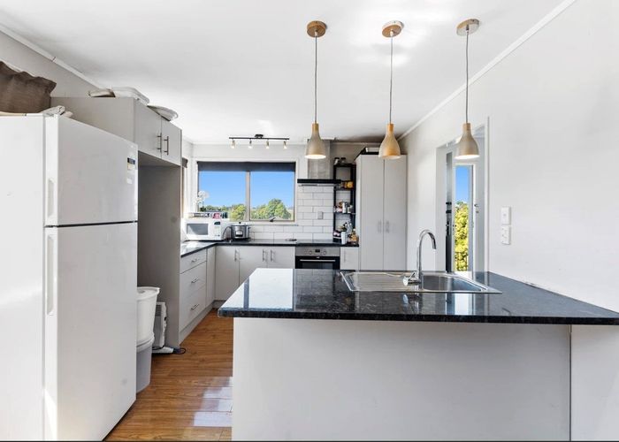  at 33 Catkin Crescent, Papatoetoe, Auckland