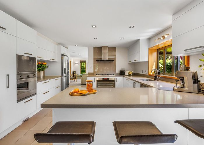  at 215 Sparks Road, Hoon Hay, Christchurch City, Canterbury