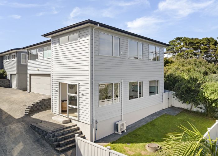  at 517 East Coast Road, Murrays Bay, North Shore City, Auckland
