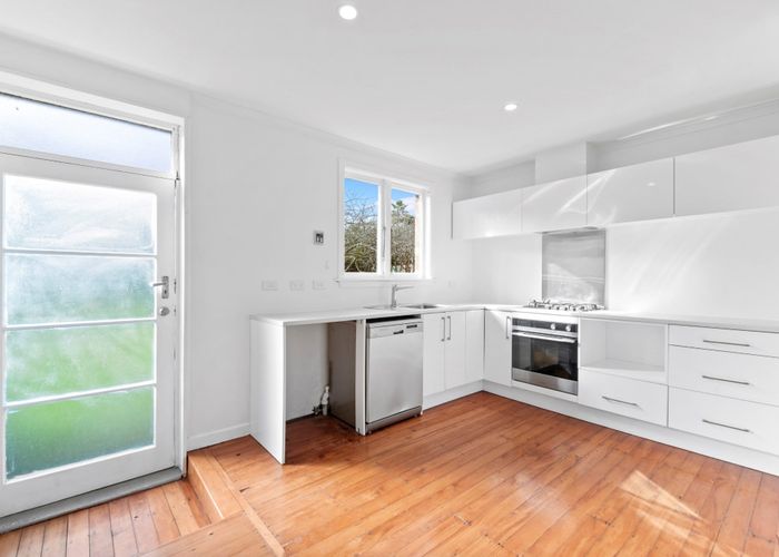  at 34 Parrish Road, Sandringham, Auckland
