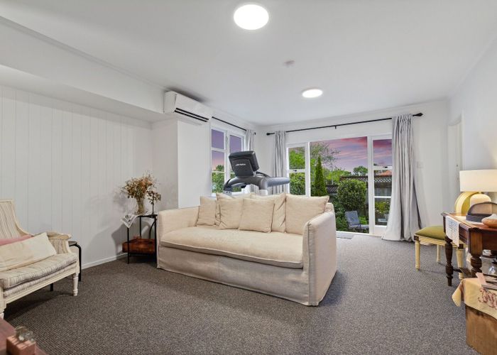 at 105 Fairfield Road, Fairfield, Hamilton
