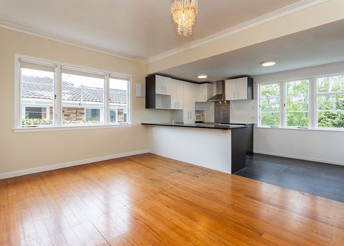  at 1060 Great North Road, Point Chevalier, Auckland