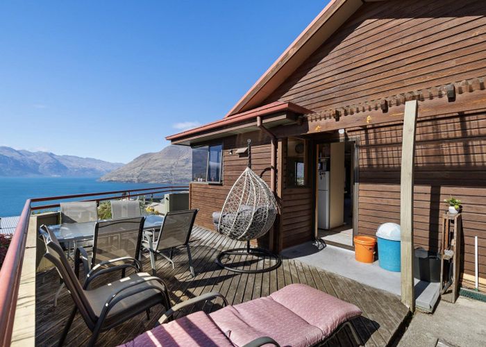  at 48 Wynyard Crescent, Fernhill, Queenstown