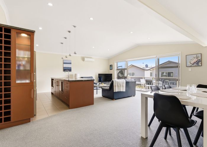  at 2/17 Tremaine Avenue, Two Mile Bay, Taupo, Waikato