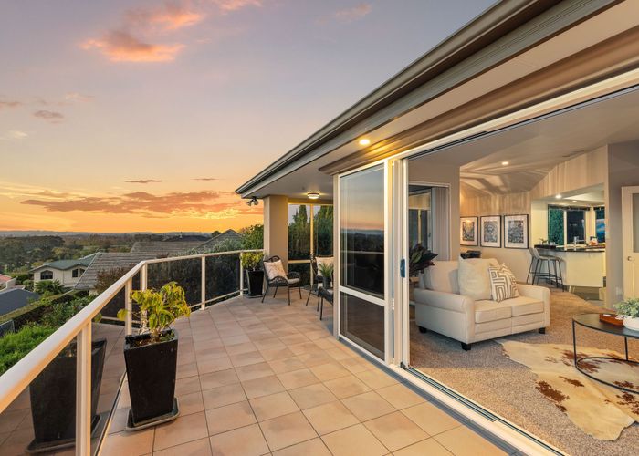  at 16 Highcrest Heights, Westmorland, Christchurch City, Canterbury