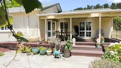  at 16 Haunui Road, Whangaehu