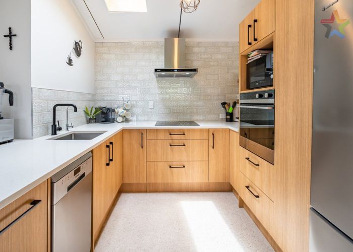  at 6 Puriri Street, Eastbourne, Lower Hutt