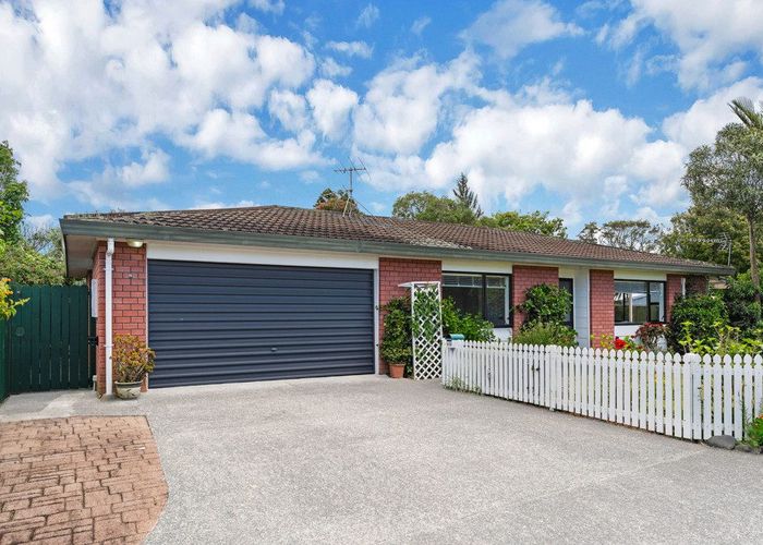  at 8/39 Swanson Road, Henderson, Waitakere City, Auckland