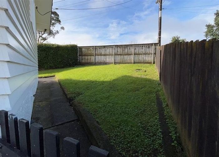  at 27 Sunhill Road, Sunnyvale, Auckland